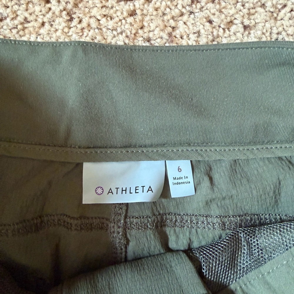 Athleta Trekkie Short 2.0 - Picture 3 of 4